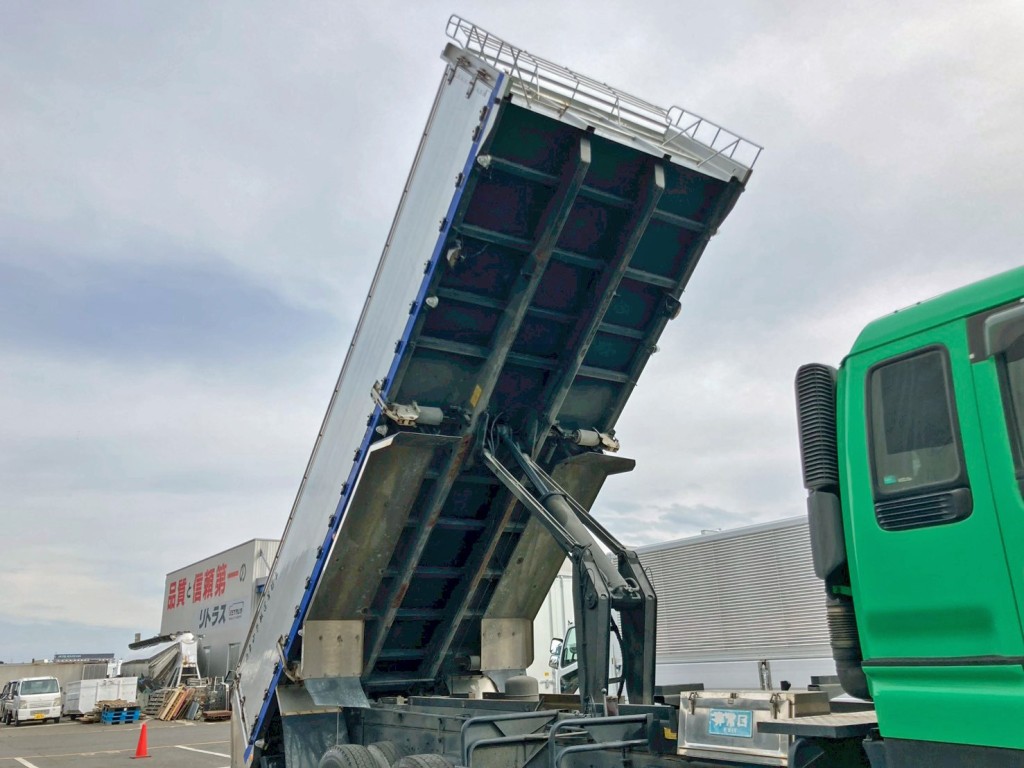 いすゞ ギガ QKG-CYZ77AMの写真17