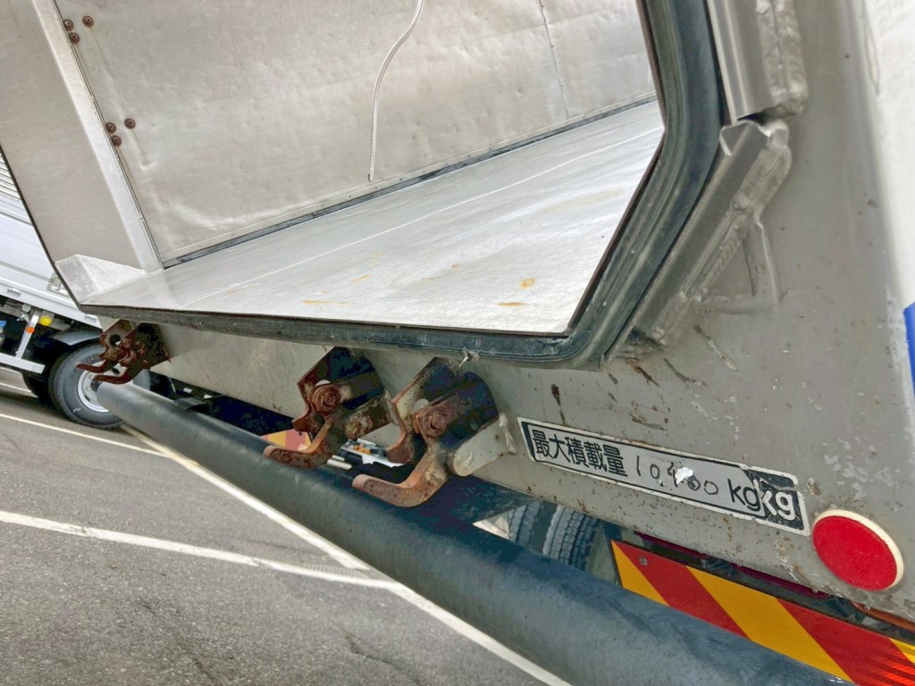 水密式です。|いすゞ ギガ QKG-CYZ77AMの写真25