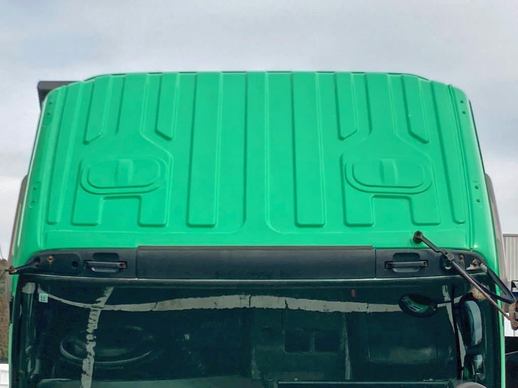 いすゞ ギガ QKG-CYZ77AMの写真40