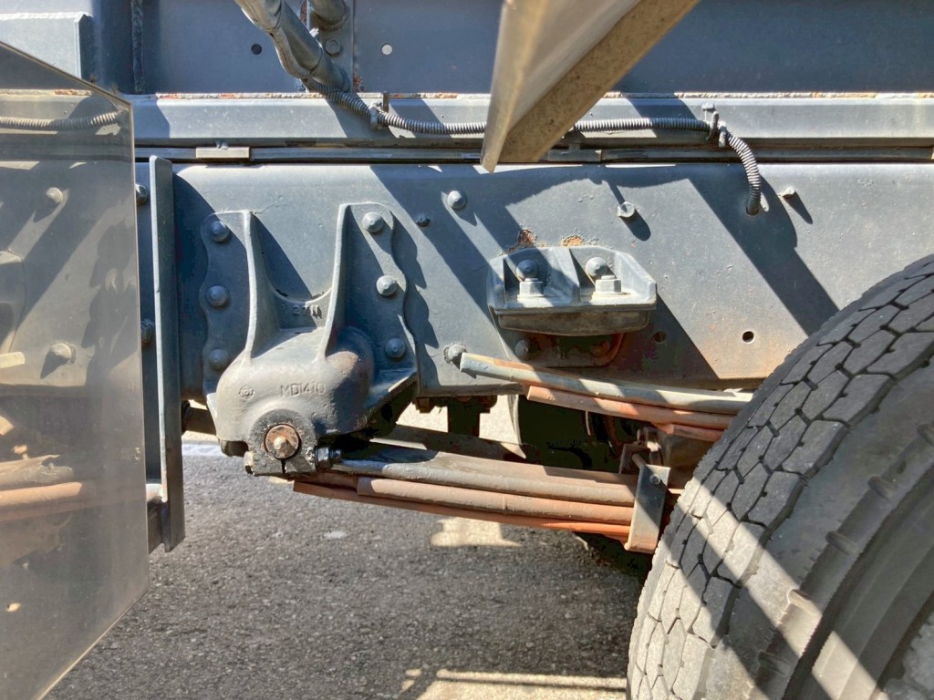 リーフサスです。|UDトラックス コンドル TKG-MK38L(2WD)の写真5