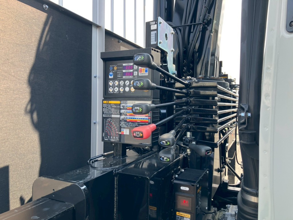 三菱 ファイター 2KG-FK62FZの写真9