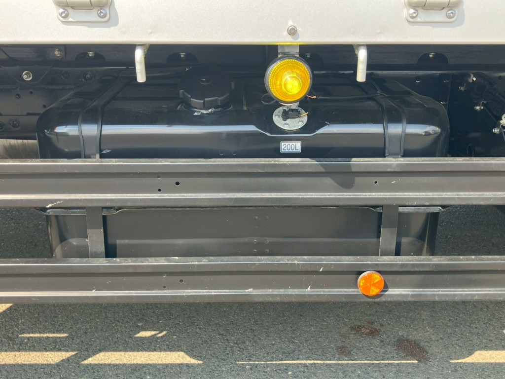 燃料タンクは200Lです。|三菱 ファイター 2KG-FK62FZの写真24