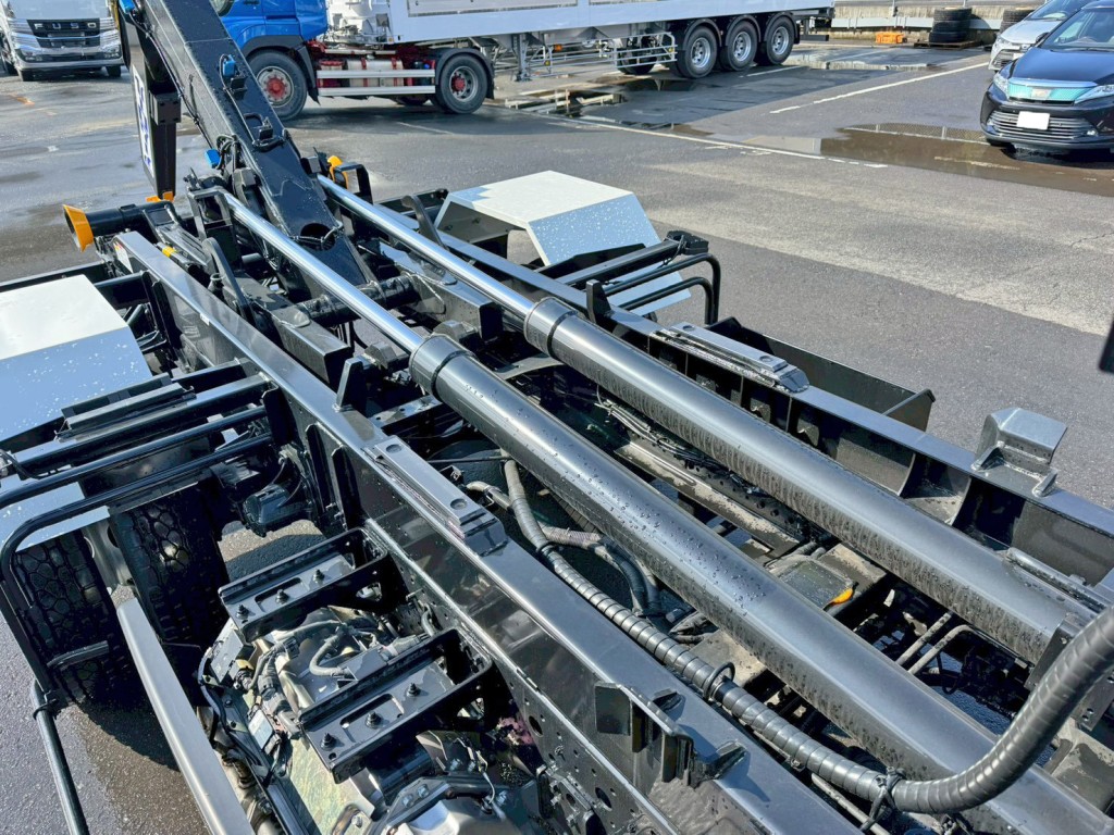 ツインシリンダーです。|いすゞ フォワード 2RG-FRR90S4(2WD)の写真11