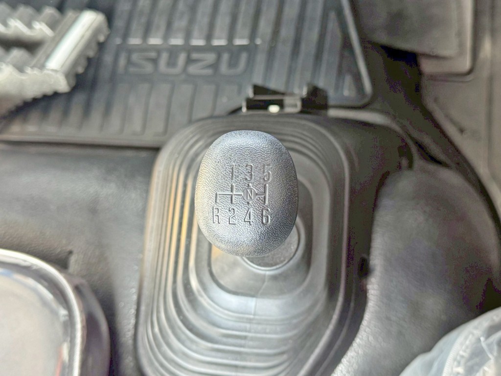 いすゞ フォワード 2RG-FRR90S4(2WD)の写真20