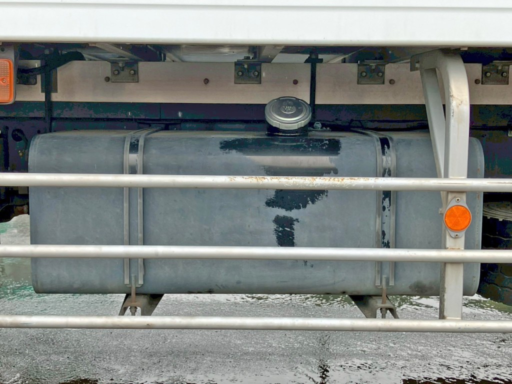 燃料タンクは２００Lです。|日野 レンジャー QKG-FJ7JLAGの写真37