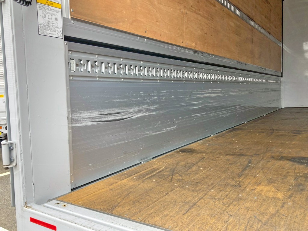 助手席側アオリ内側に引きキズがあります。|日野 レンジャー 2KG-FD2ABG(2WD)の写真14