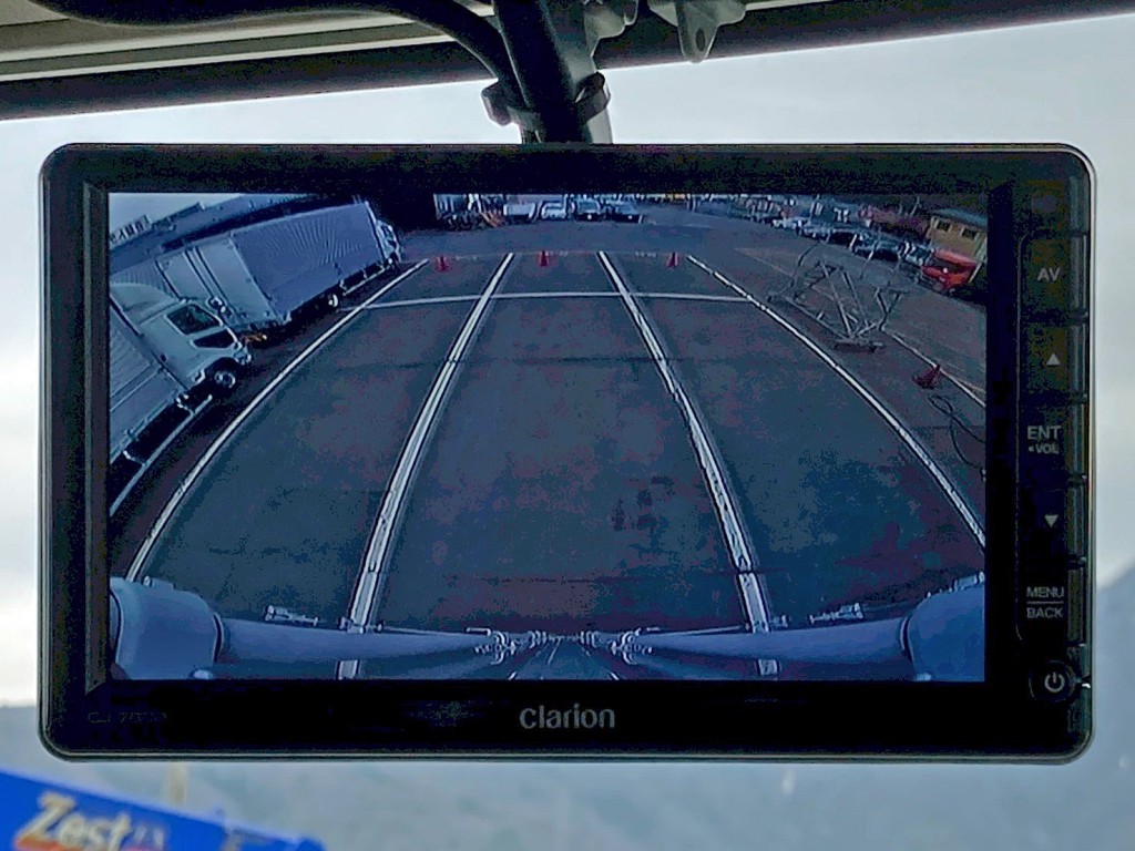 液晶バックモニター付きです。|日野 レンジャー 2KG-FD2ABG(2WD)の写真27