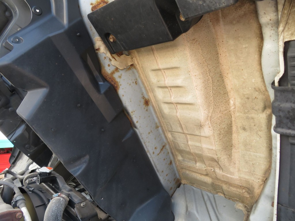 キャブ下面の状態です。|日野 レンジャー 2KG-FD2ABA(2WD)の写真60