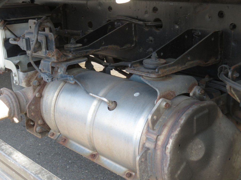 マフラーステーにサビがあります。|日野 レンジャー 2KG-FD2ABA(2WD)の写真73
