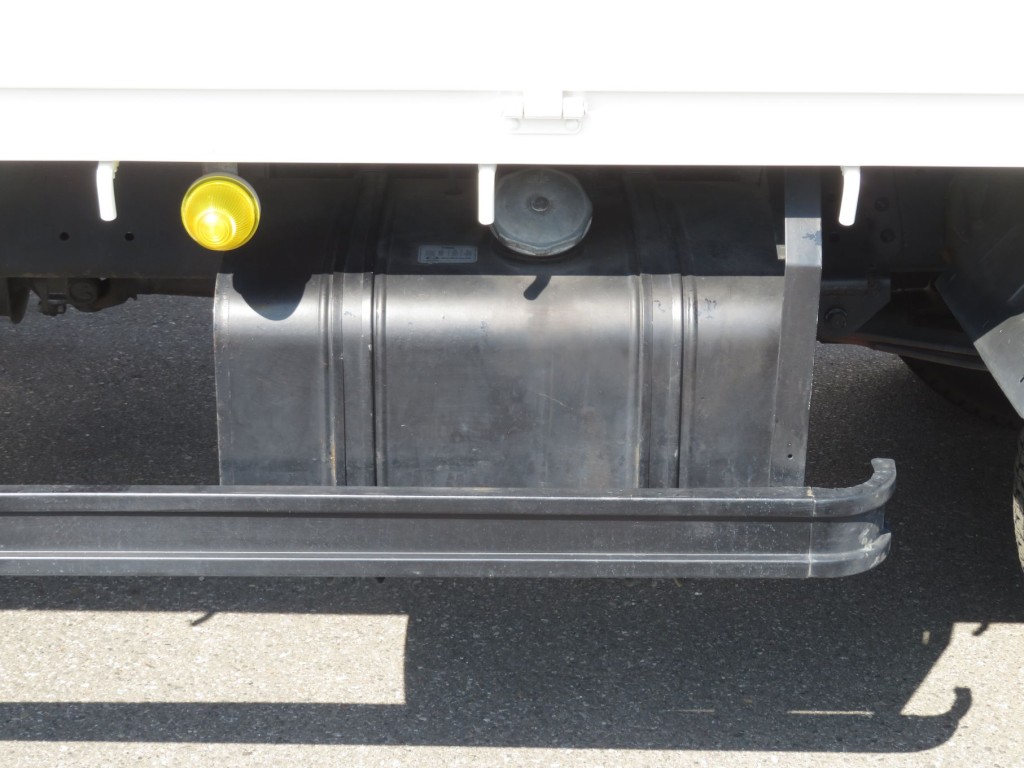 燃料タンクは100Lです。|日野 レンジャー 2KG-FD2ABA(2WD)の写真84