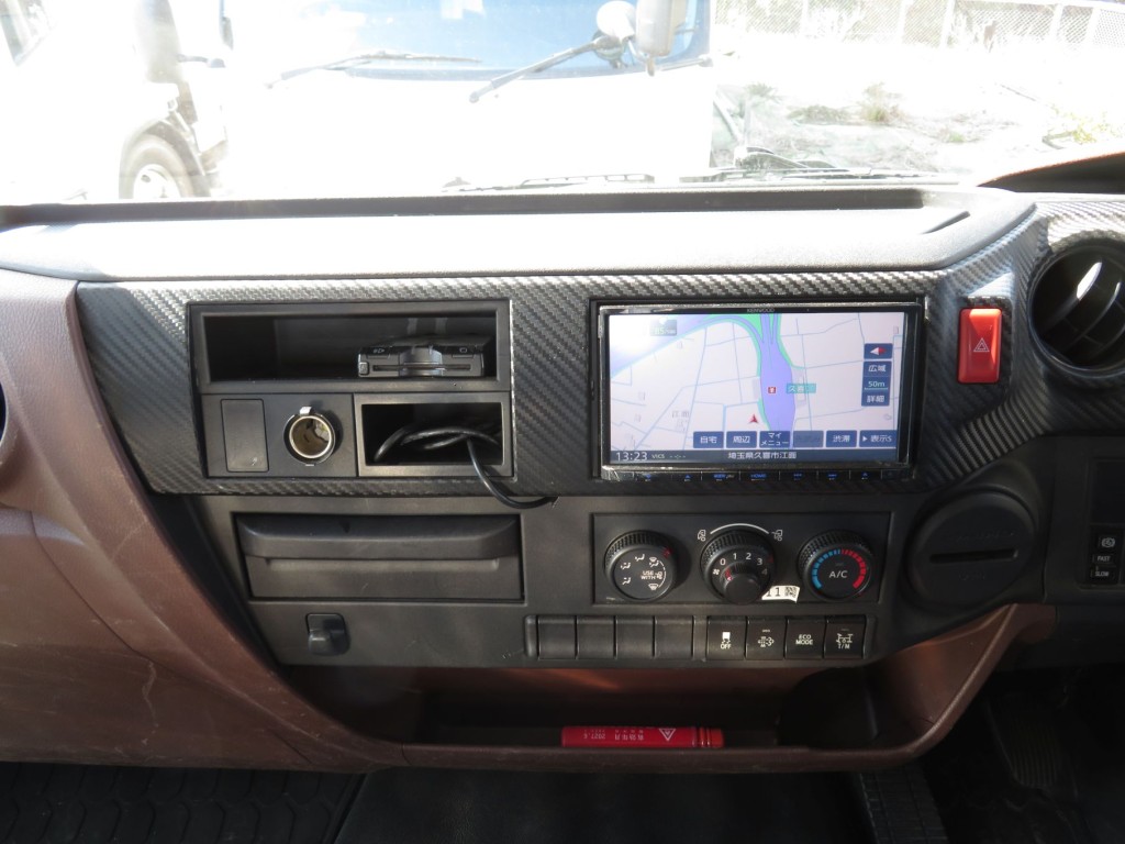 インパネ周りの状態です。|日野 レンジャー 2KG-FD2ABA(2WD)の写真90