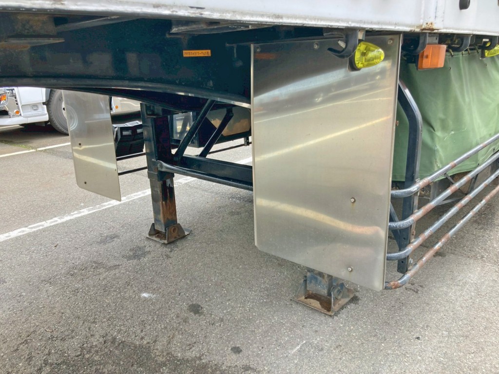 泥除けステーはステンレス製です。|トレクス  PFB34117の写真38