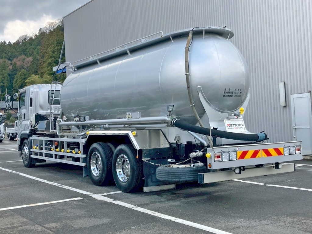 いすゞ ギガ QPG-CYL77Bの写真3