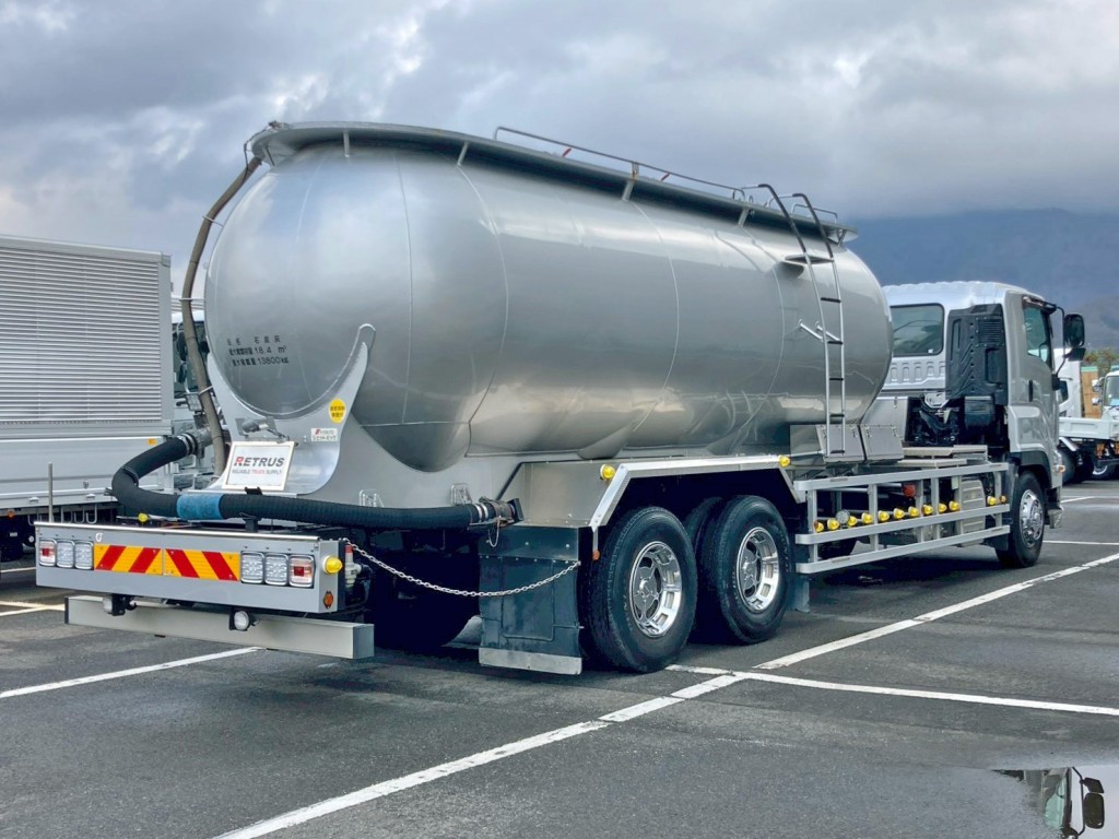 いすゞ ギガ QPG-CYL77Bの写真4