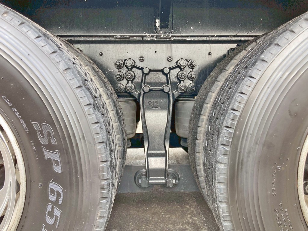 エアサスです。|いすゞ ギガ QPG-CYL77Bの写真5