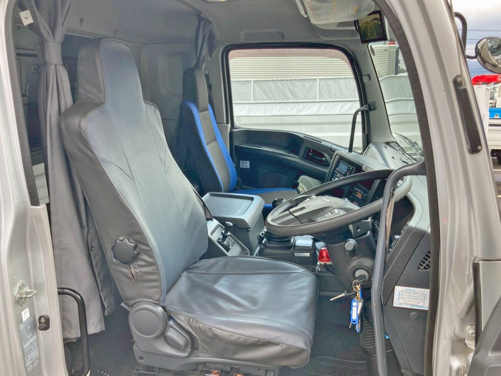 いすゞ ギガ QPG-CYL77Bの写真7