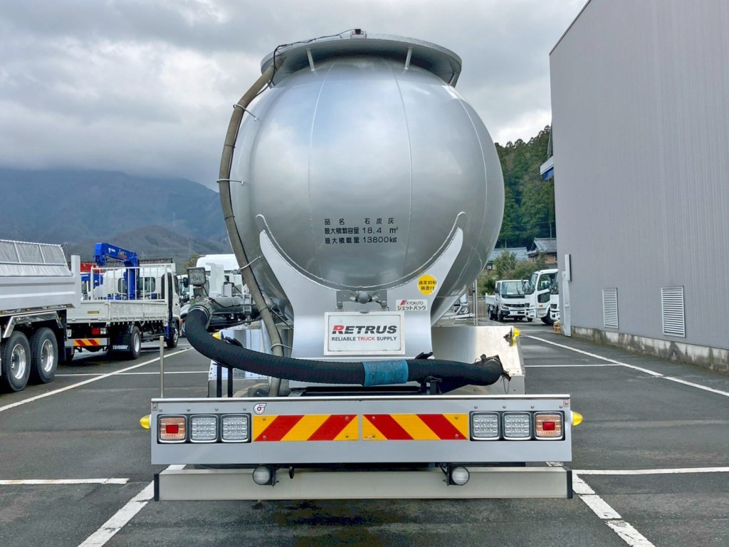 積載物は石炭灰です。|いすゞ ギガ QPG-CYL77Bの写真15