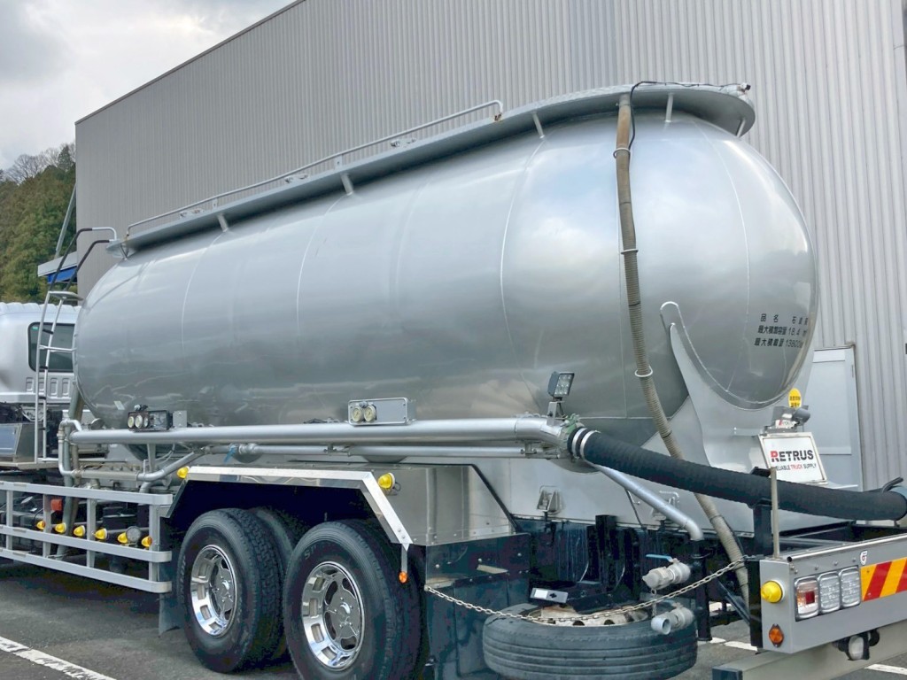 タンクの外観状態です。(助手席側)|いすゞ ギガ QPG-CYL77Bの写真16