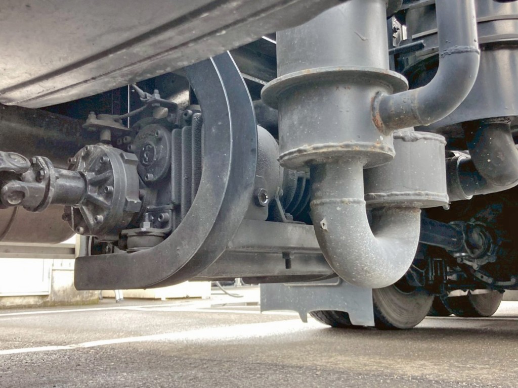 コンプレッサーです。|いすゞ ギガ QPG-CYL77Bの写真19