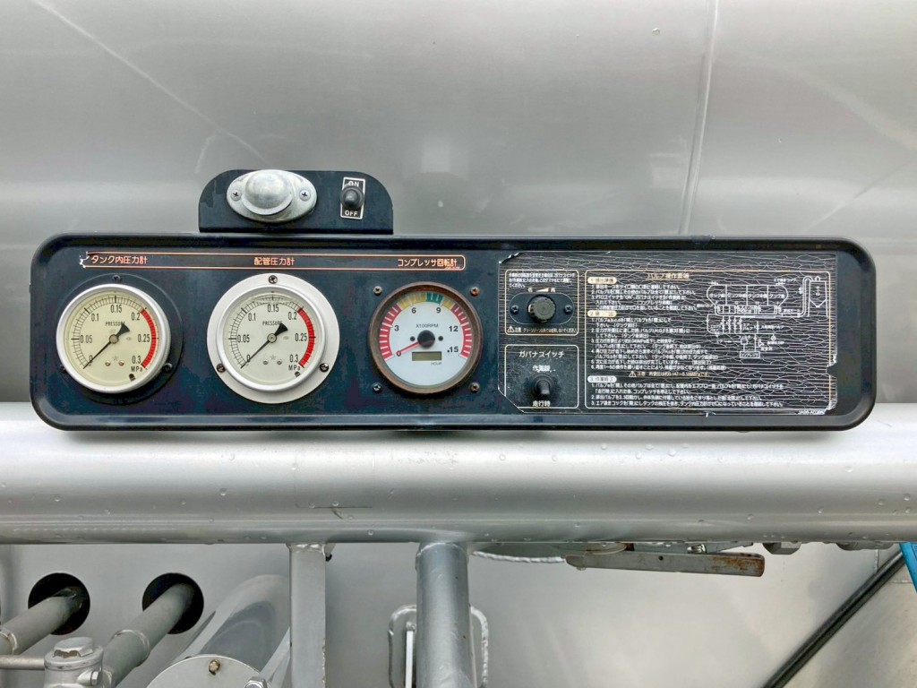各種メーター類です。|いすゞ ギガ QPG-CYL77Bの写真20