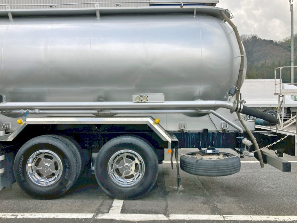 いすゞ ギガ QPG-CYL77Bの写真22