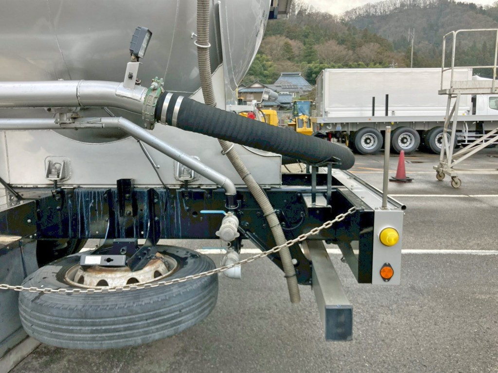 いすゞ ギガ QPG-CYL77Bの写真23