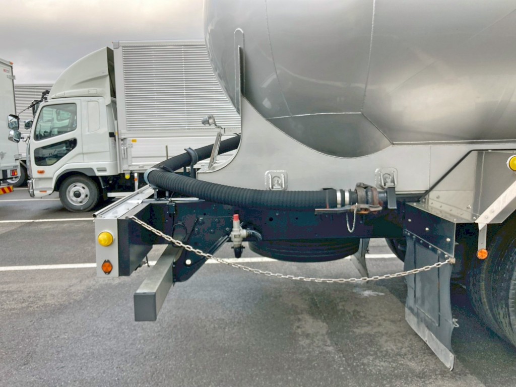 いすゞ ギガ QPG-CYL77Bの写真24