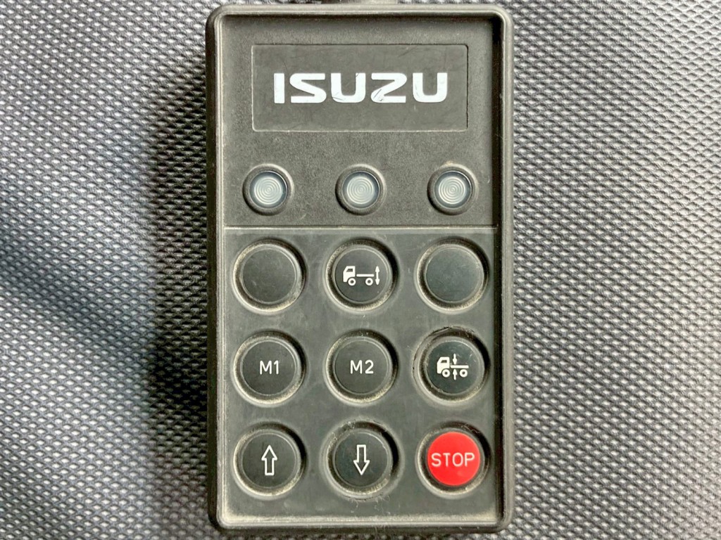 エアサスのコントローラーです。|いすゞ ギガ QPG-CYL77Bの写真31