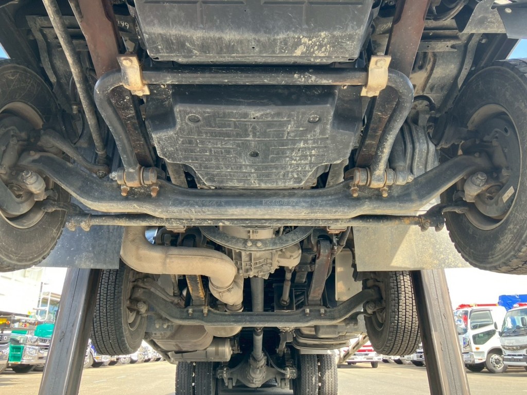 下回りの状態です。|三菱 スーパーグレート 2PG-FS70HZの写真8