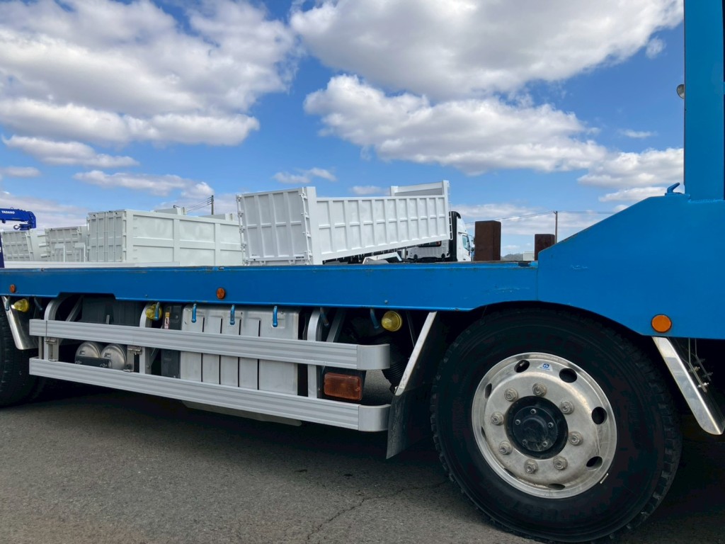 運転席側サイドレールにキズ・サビがあります。|三菱 スーパーグレート 2PG-FS70HZの写真21