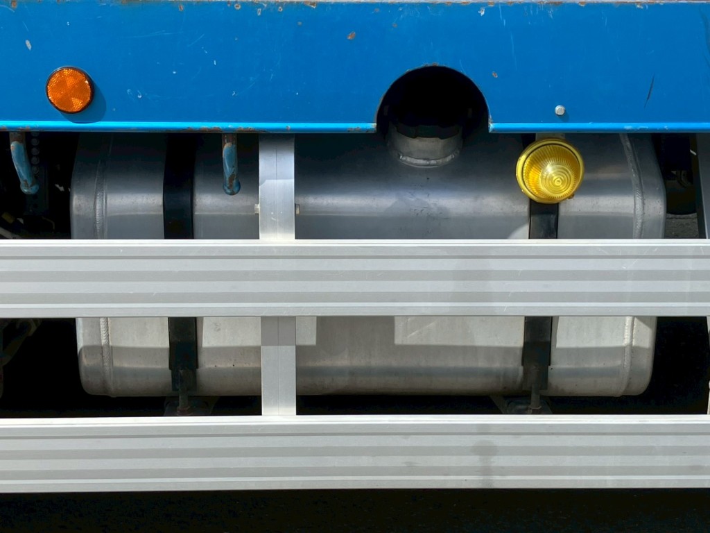 燃料タンクは200Lです。|三菱 スーパーグレート 2PG-FS70HZの写真26