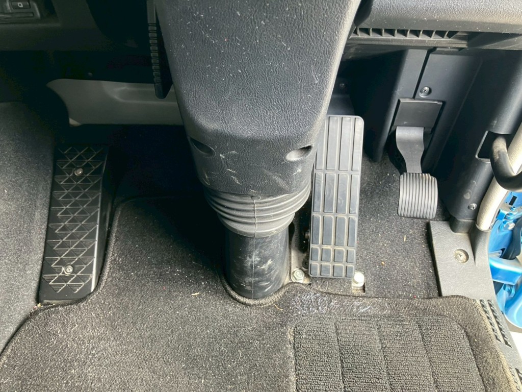 2ペダル仕様です。|三菱 スーパーグレート 2PG-FS70HZの写真30