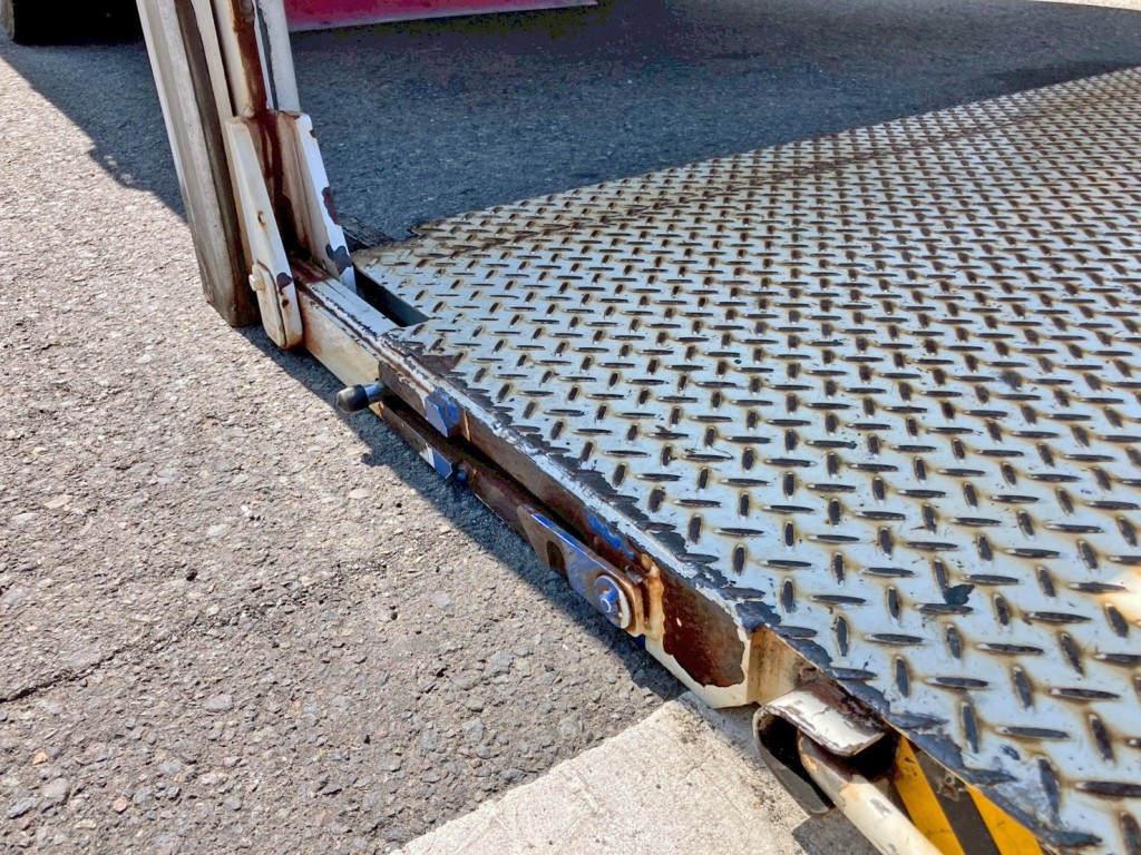 ゲートの垂直上昇 ⇔ オートターンの切り替えレバーです。(オートターン時)|日野 レンジャー QKG-FE7JLAGの写真15