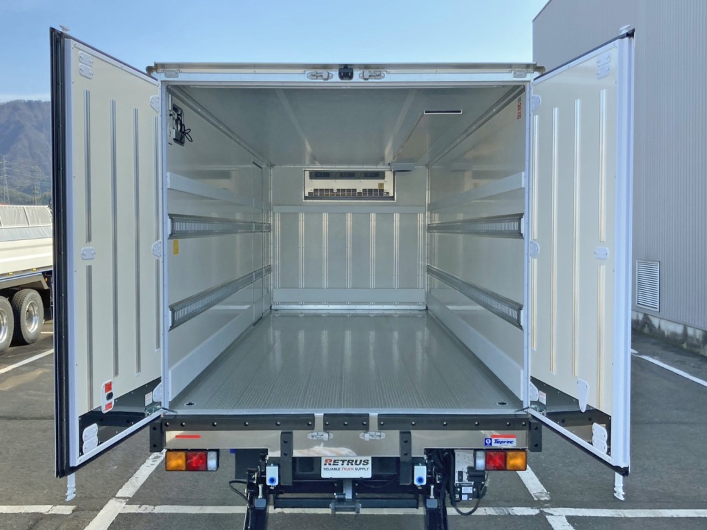 リヤドアは90度ストッパー付きです。|三菱 ファイター 2KG-FK65F(2WD)の写真9