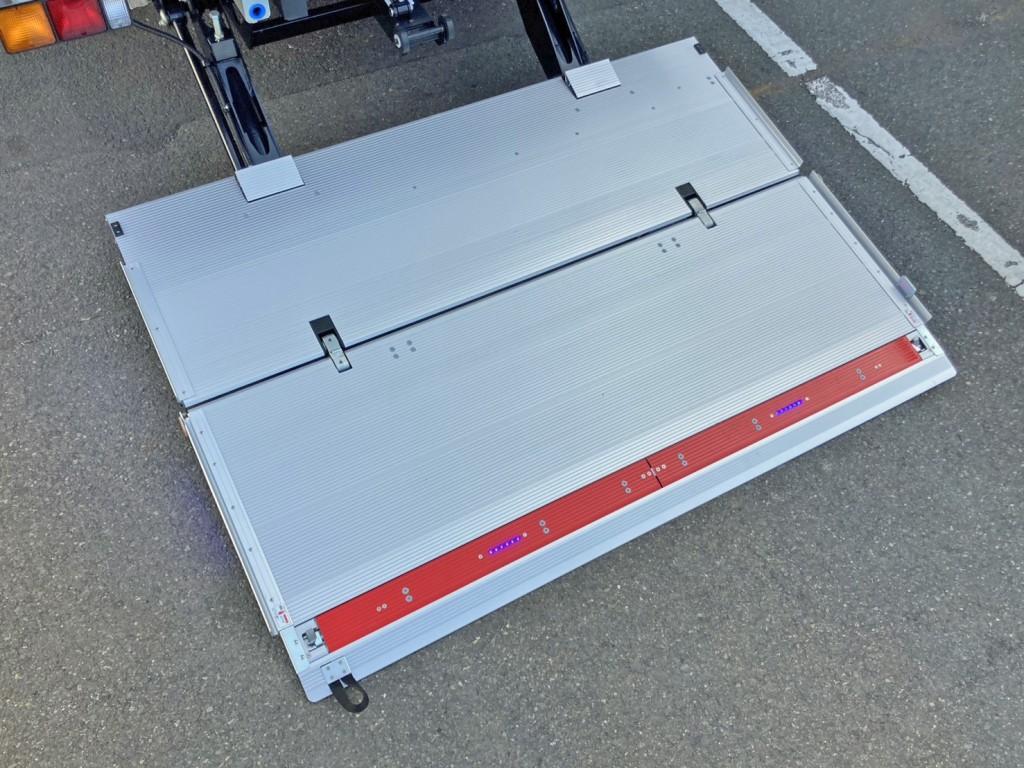 ゲートのステージの状態です。|三菱 ファイター 2KG-FK65F(2WD)の写真17