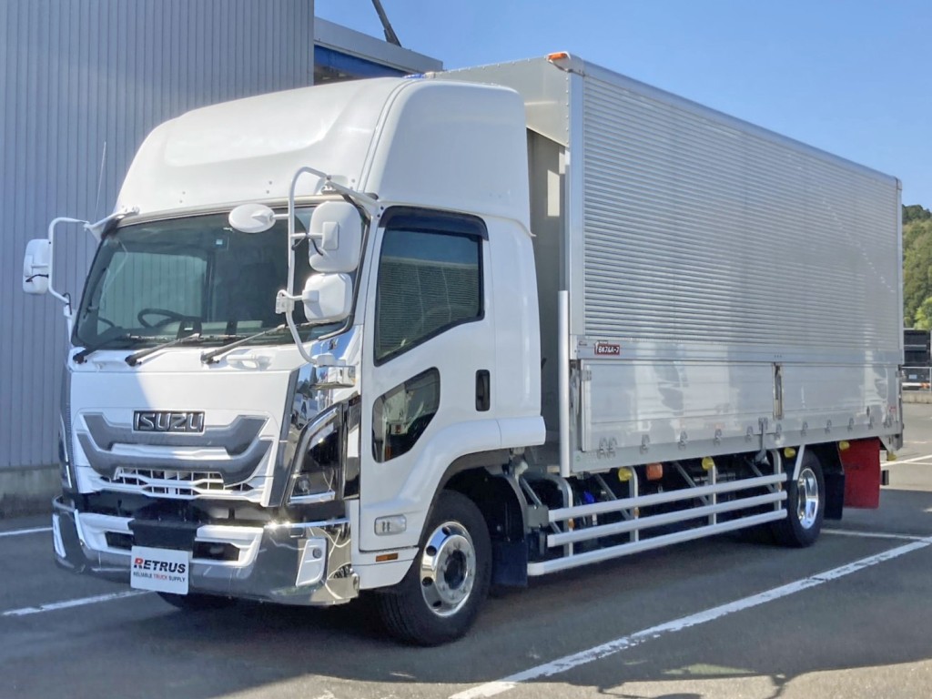 フロント周り、メッキパーツで飾っています。|いすゞ フォワード 2RG-FTR90V4の写真1