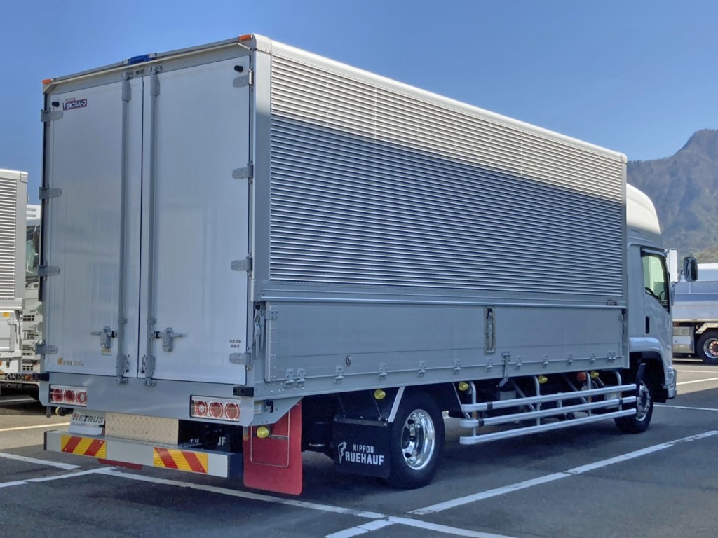 いすゞ フォワード 2RG-FTR90V4の写真4