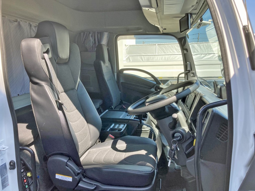 ハイルーフキャビンです。|いすゞ フォワード 2RG-FTR90V4の写真7