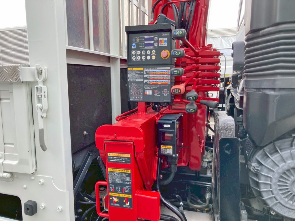 アウトリガーは差し違い式です。|日野 レンジャー 2PG-FE2ACAの写真20