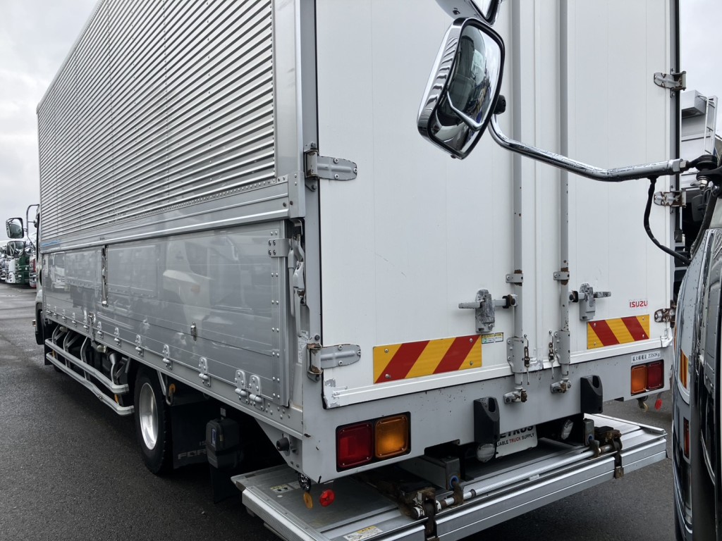 いすゞ フォワード 2RG-FRR90T2(2WD)の写真3