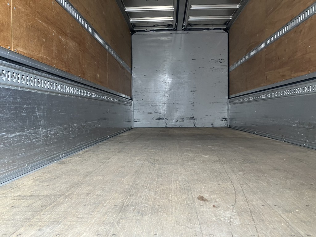 いすゞ フォワード 2RG-FRR90T2(2WD)の写真5