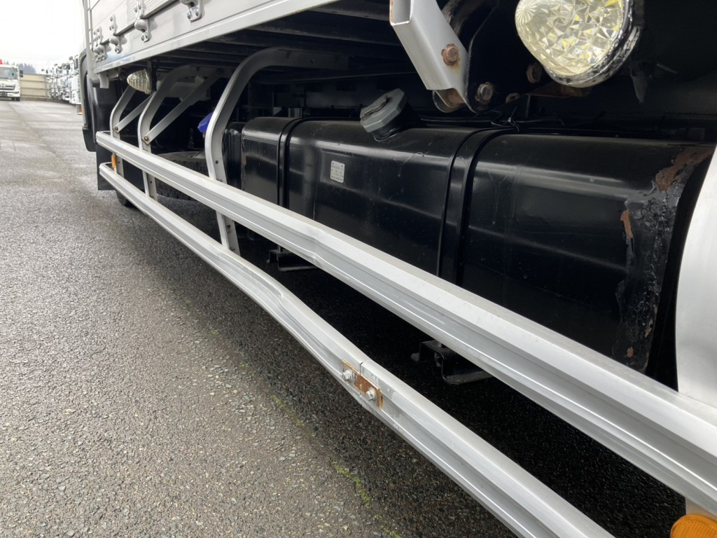 いすゞ フォワード 2RG-FRR90T2(2WD)の写真7