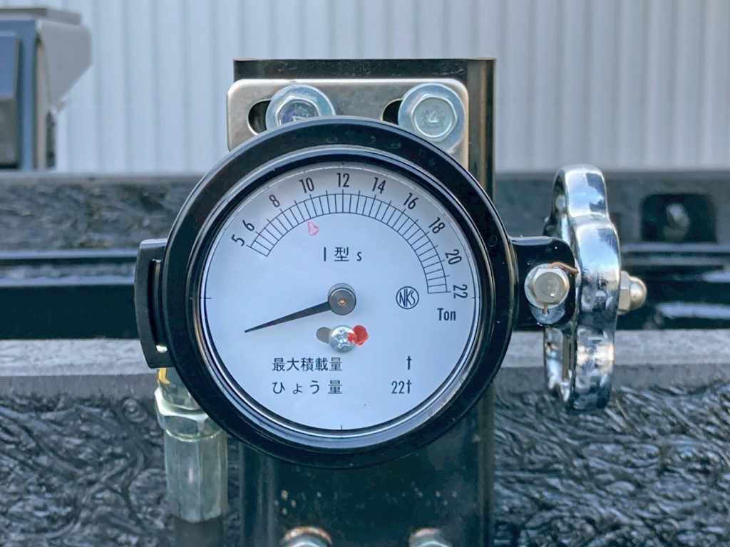 自重計です。|三菱 スーパーグレート 2PG-FV80VXの写真15