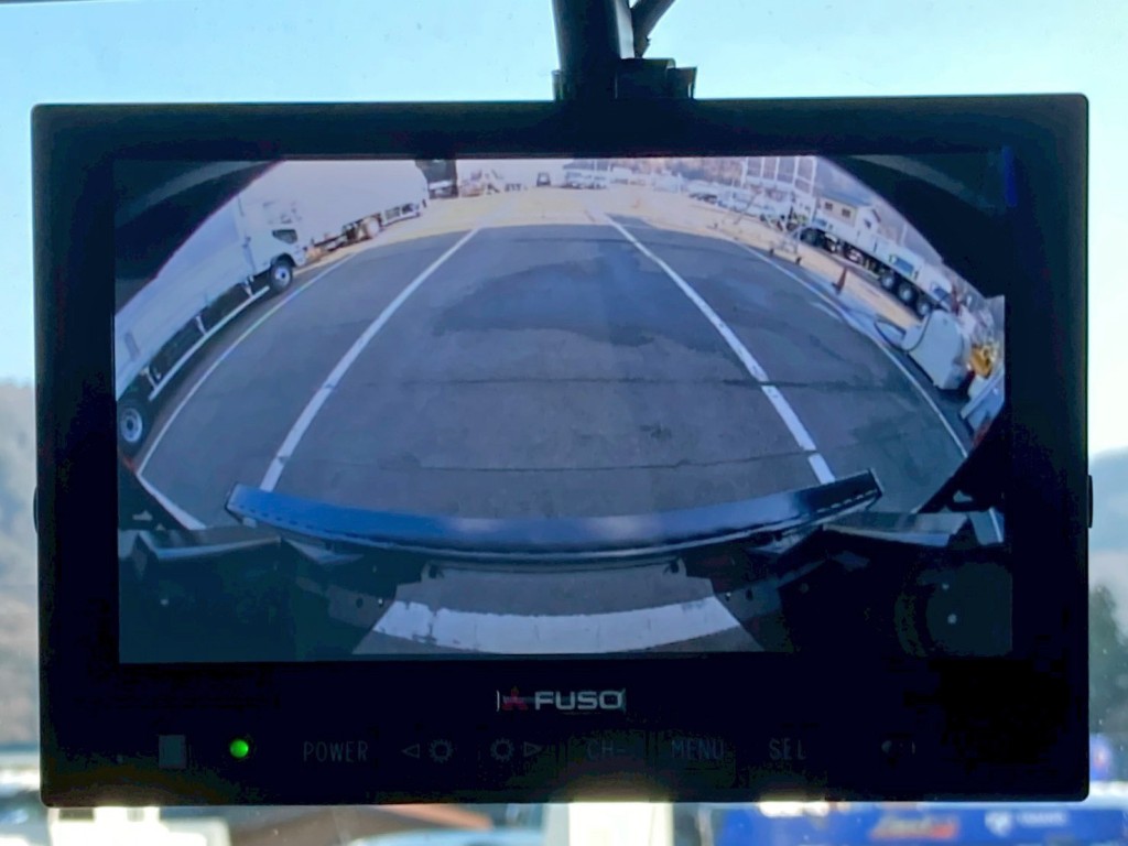 液晶バックモニター付きです。|三菱 スーパーグレート 2PG-FV80VXの写真21