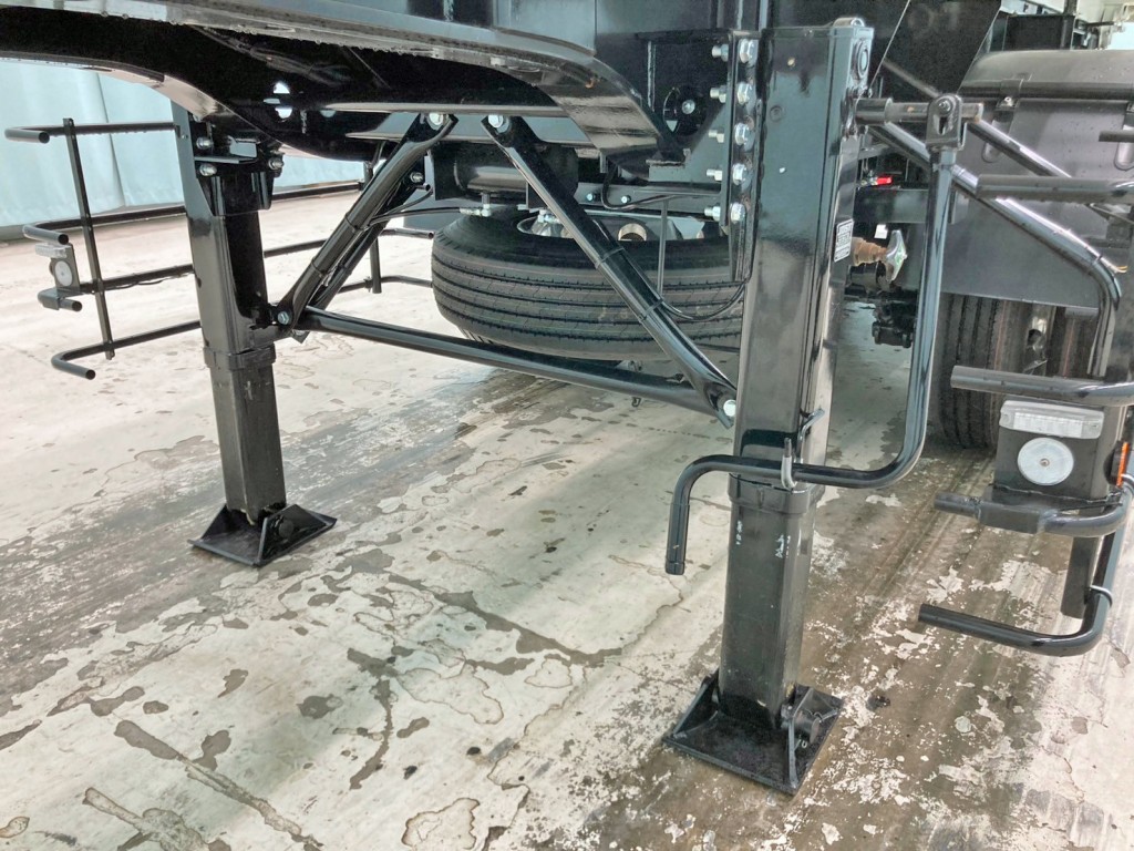 脚は手動式です。|極東  PFB34112改の写真19