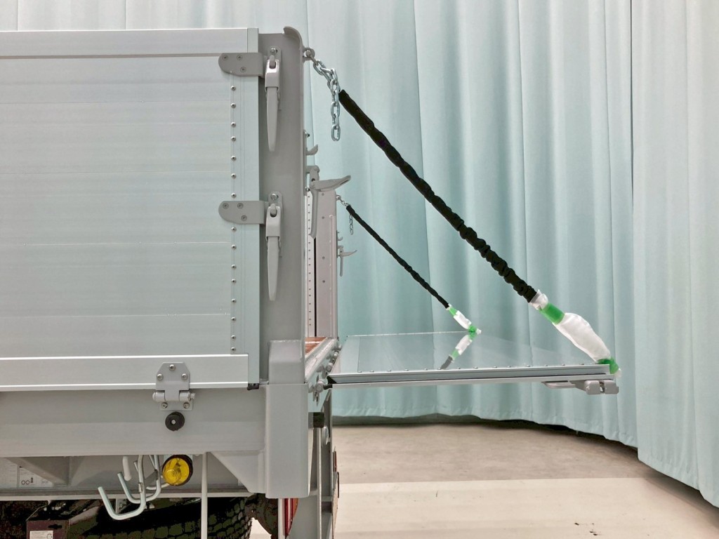 リヤアオリは水平にできます。|トレクス PFB34114の写真11