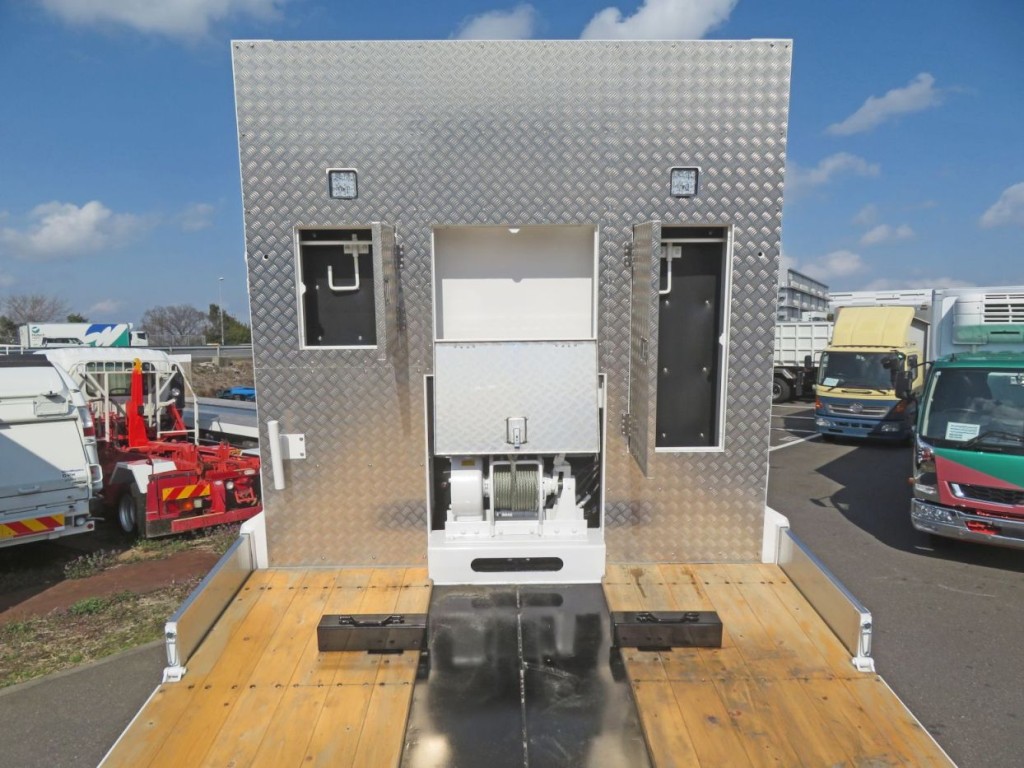 プロテクターに物入が付いています。|日野 レンジャー 2DG-GK2ABAの写真11