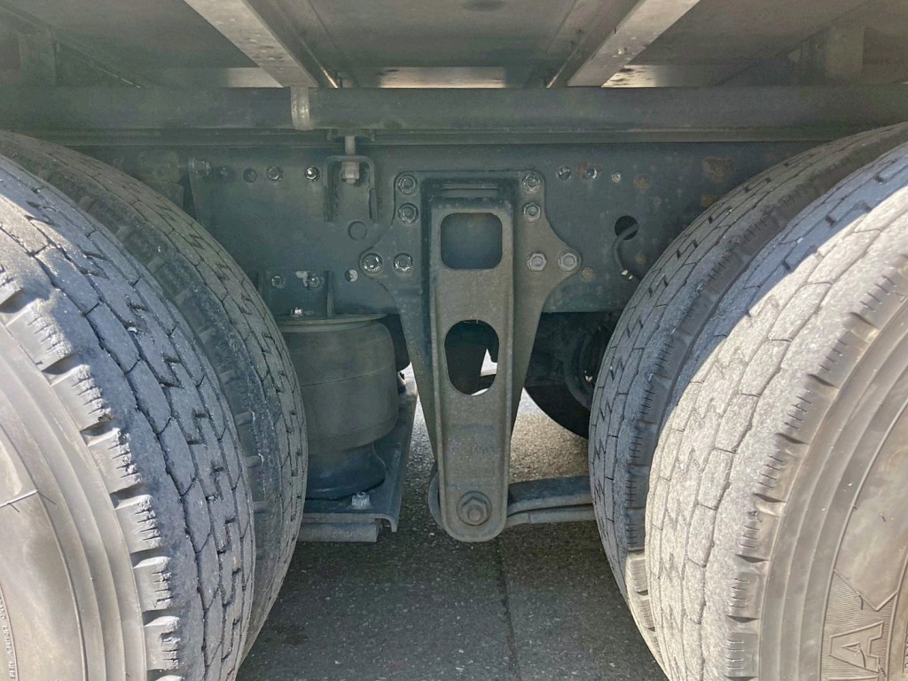 エアサスです。|三菱 スーパーグレート 2PG-FS74HZの写真5