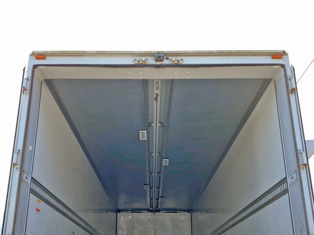 センタービーム下部にワイヤーが張られています。|三菱 スーパーグレート 2PG-FS74HZの写真13