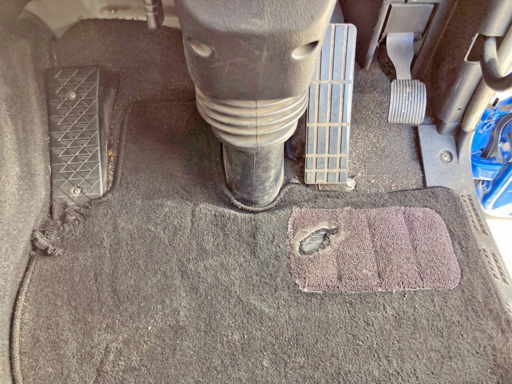 2ペダル仕様です。|三菱 スーパーグレート 2PG-FS74HZの写真34